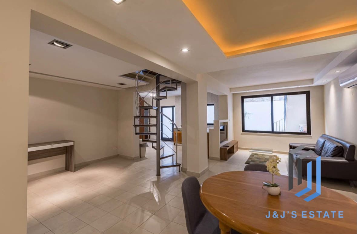 Fully furnished 4-bedroom duplex with garage in Kappara · 1