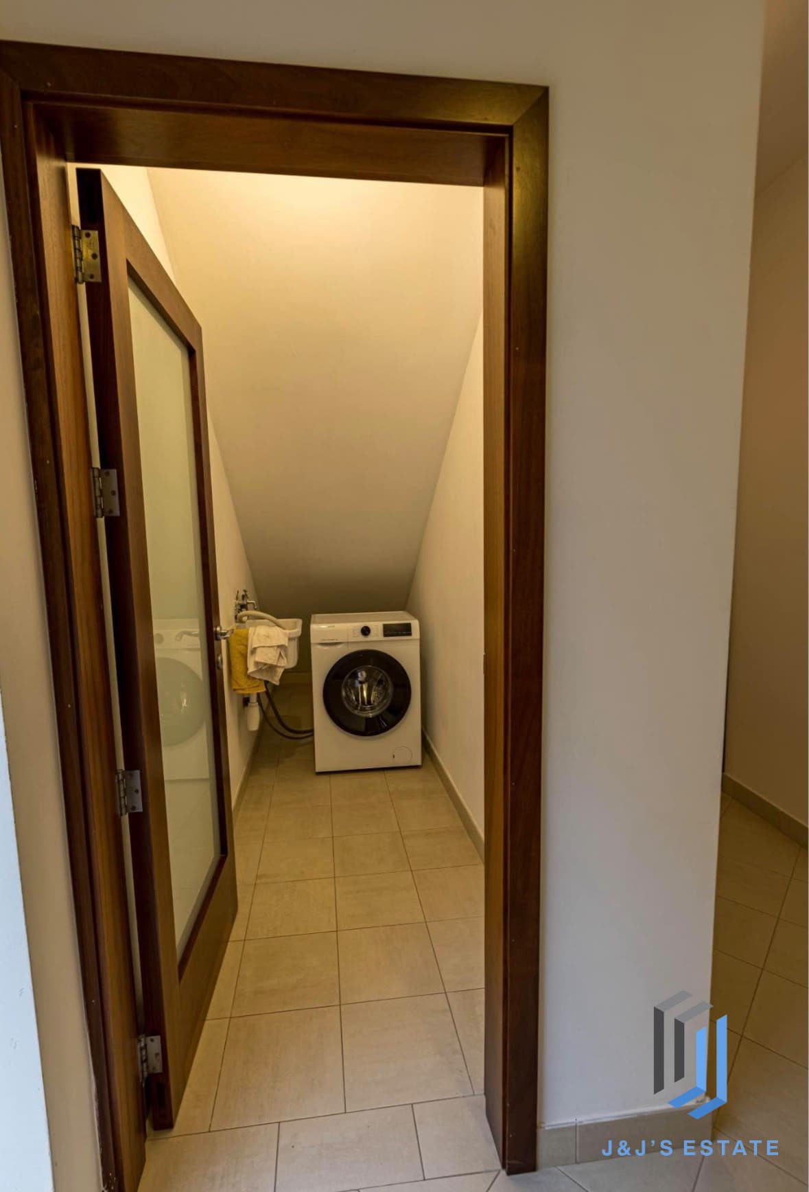 Fully furnished 4-bedroom duplex with garage in Kappara · 8