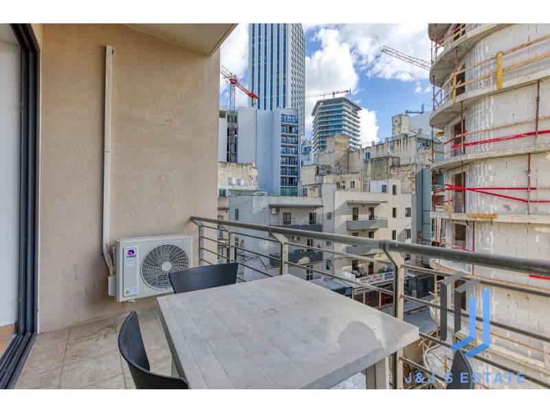 Fully furnished 2-bedroom apartment with panoramic views in St Julian's · 23