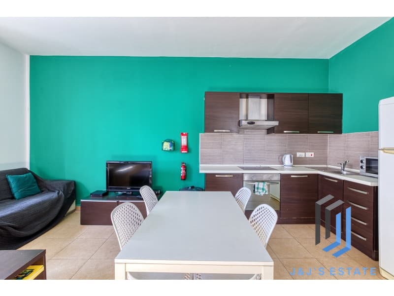 Fully furnished 2-bedroom apartment with panoramic views in St Julian's · 2
