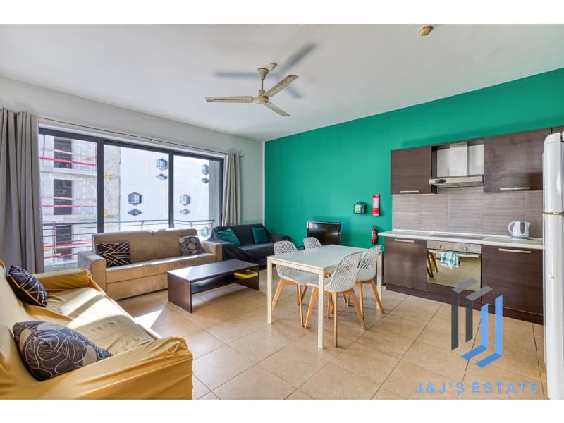 Fully furnished 2-bedroom apartment with panoramic views in St Julian's · 4