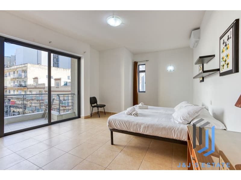 Fully furnished 2-bedroom apartment with panoramic views in St Julian's · 15