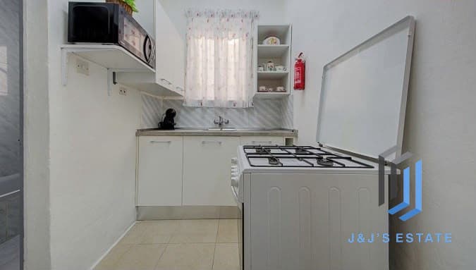 Fully furnished 2-bedroom apartment with sea view in Gzira · 4