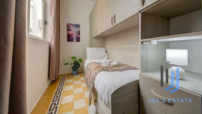 Fully furnished 2-bedroom apartment with sea view in Gzira · 10