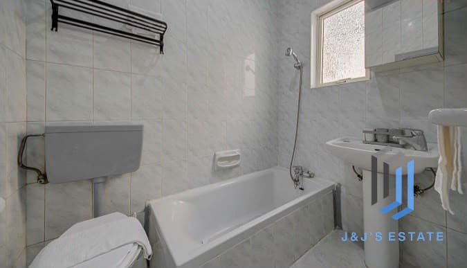 Fully furnished 2-bedroom apartment with sea view in Gzira · 11