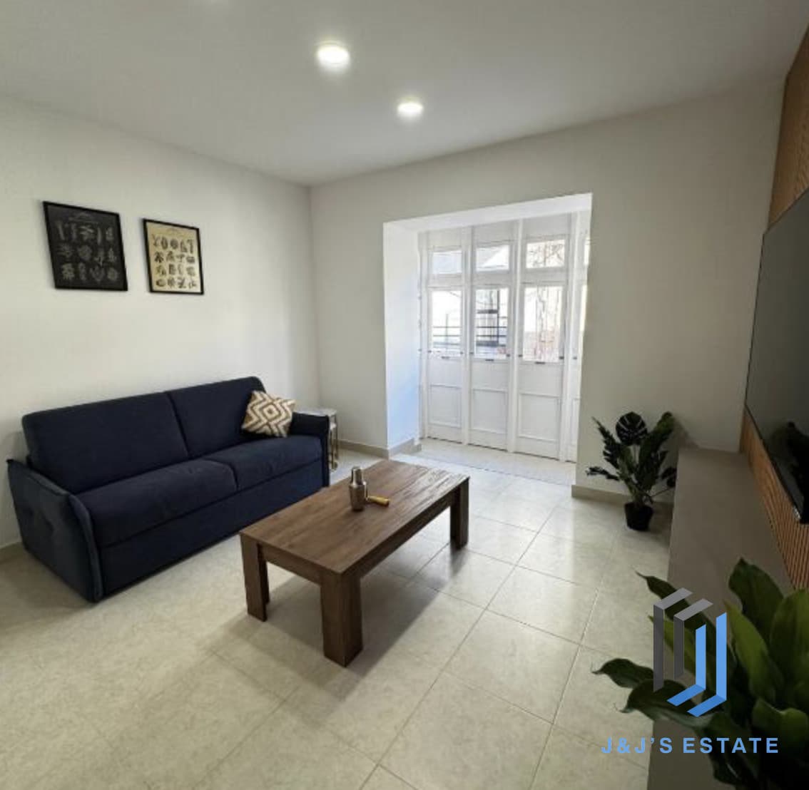 Two-bedroom furnished apartment with city view in Ta' Xbiex · 2