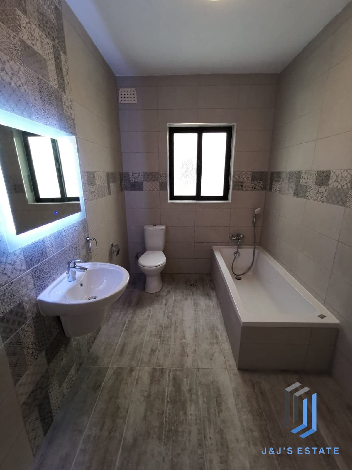 3-Bed Mellieha Apartment with Sea Views · 8