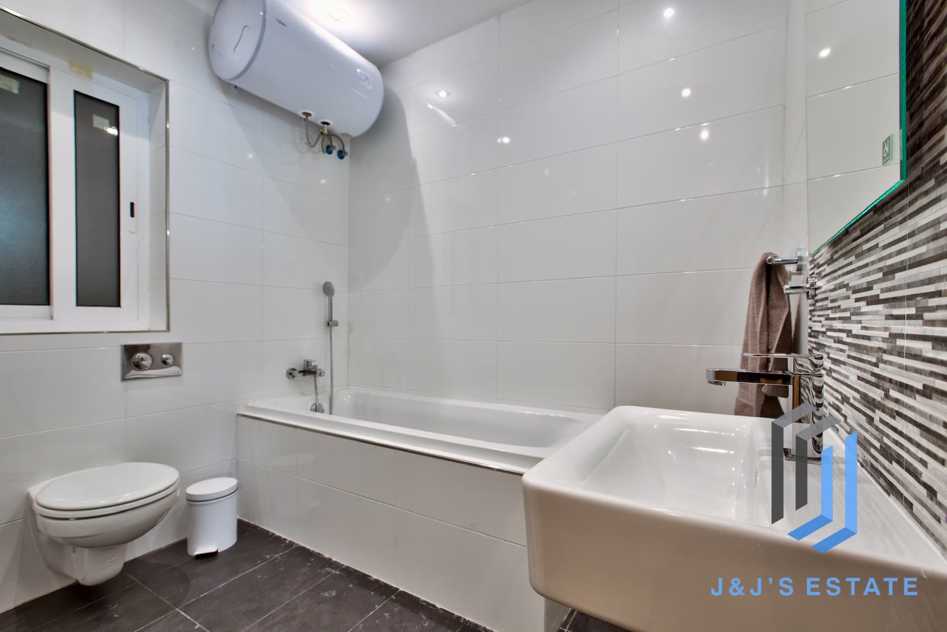 Spacious 2-Bedroom Home with 50sqm Private Yard in Għargħur · 18