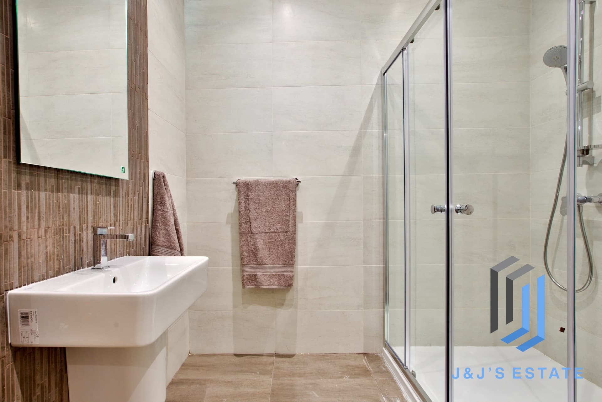 Spacious 2-Bedroom Home with 50sqm Private Yard in Għargħur · 17