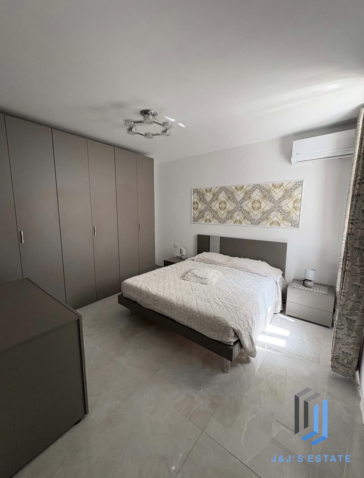 Tastefully Furnished 3-Bed Marsaskala Apartment · 6