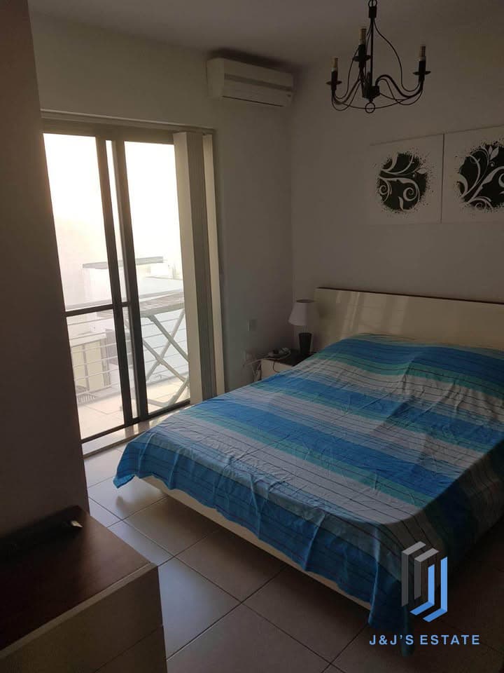Furnished 2-Bed San Gwann Apartment with Panoramic Views · 8