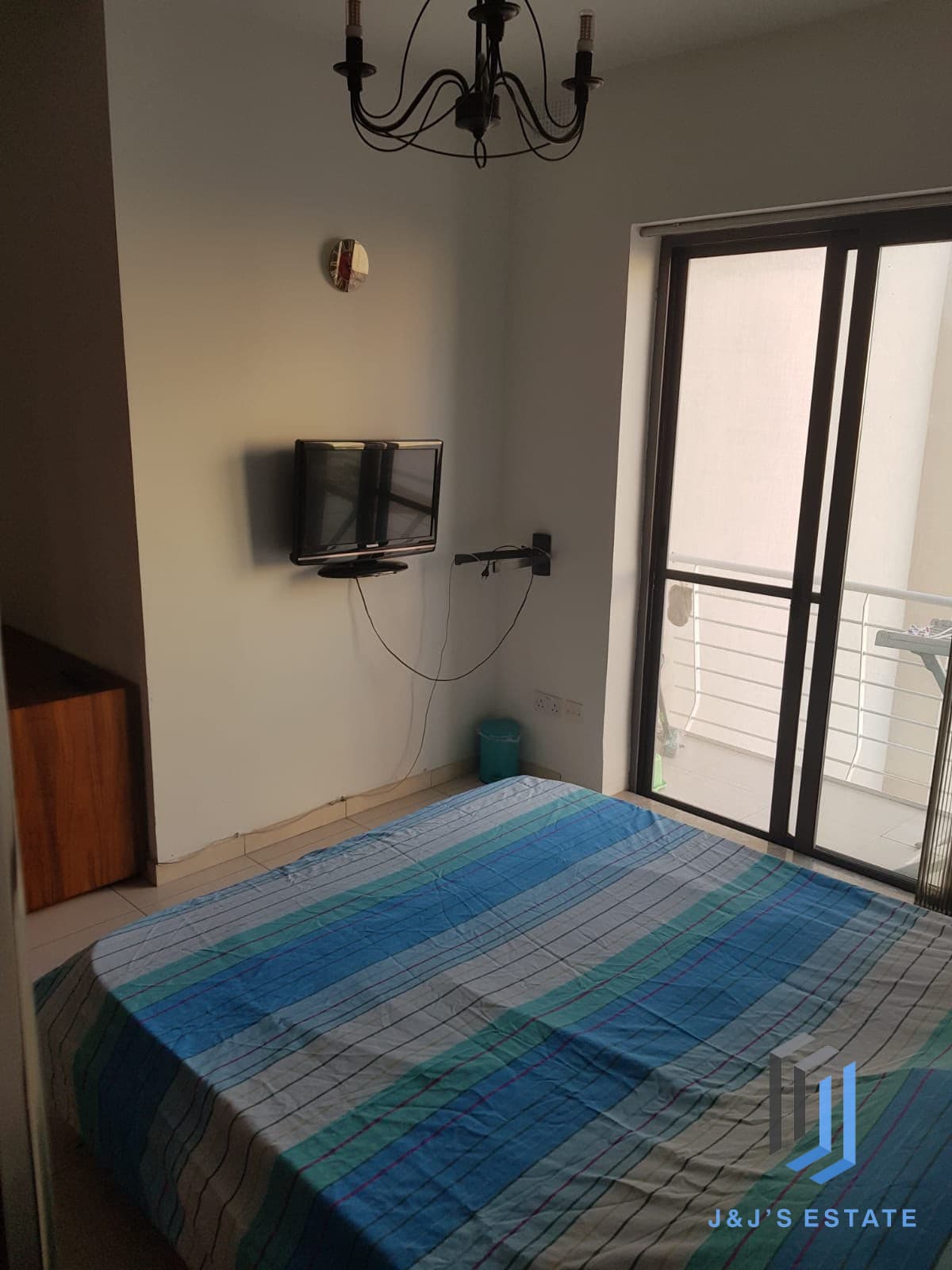 Furnished 2-Bed San Gwann Apartment with Panoramic Views · 9