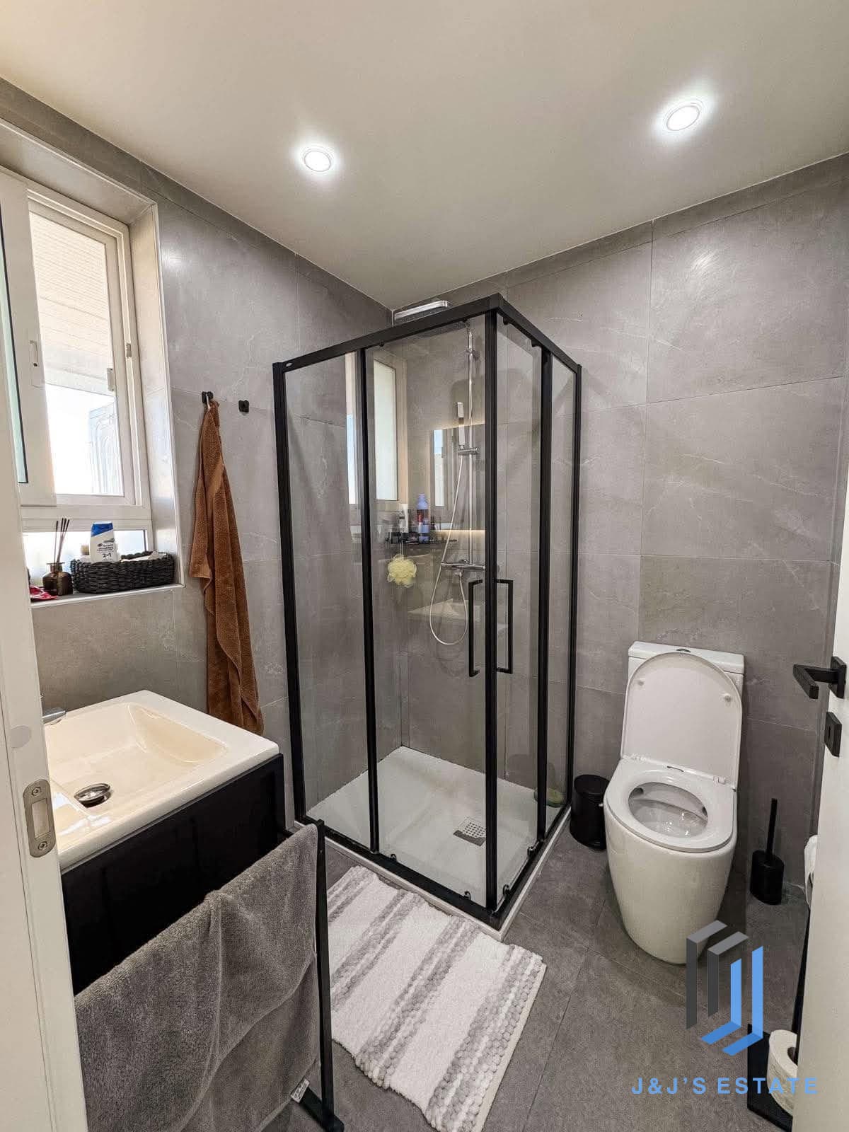 Furnished 2-Bed Duplex Penthouse, Naxxar · 10