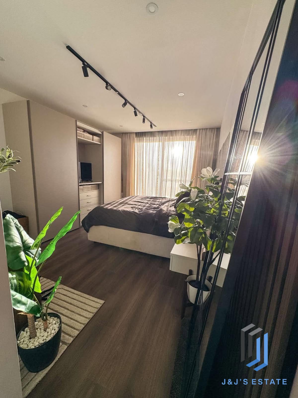 Furnished 2-Bed Duplex Penthouse, Naxxar · 8