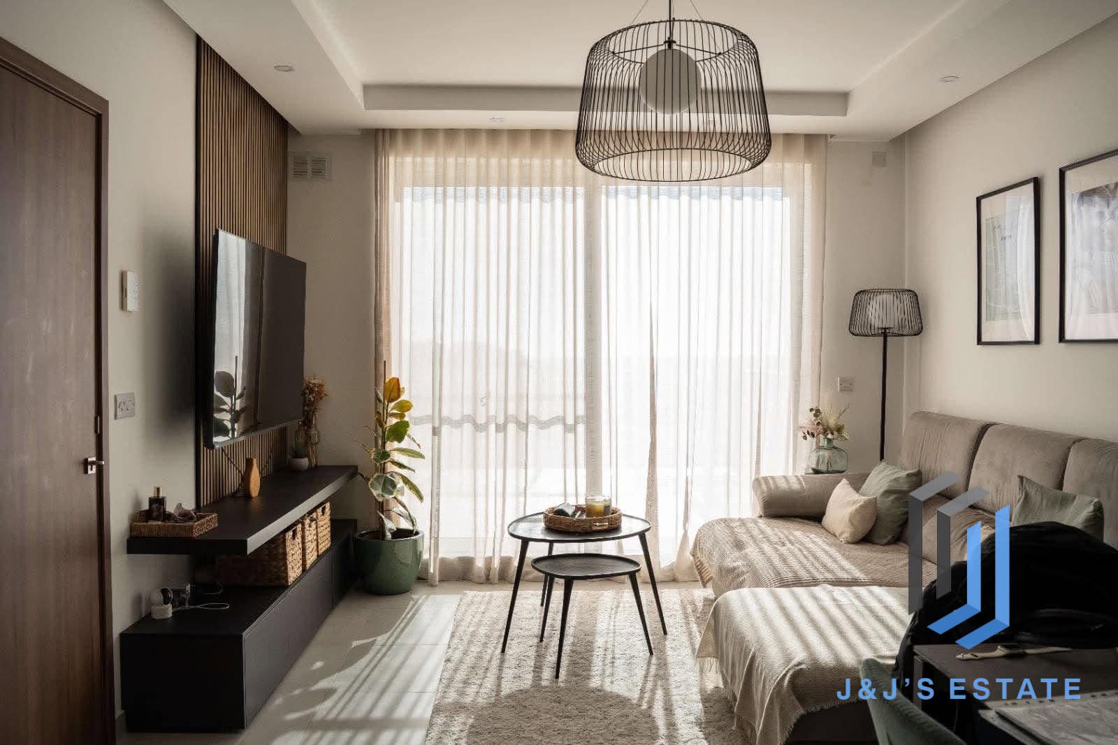 Furnished 2-Bed Duplex Penthouse, Naxxar · 4