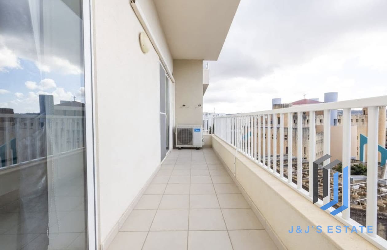 Furnished 2-Bed, 2-Bath Apartment in Qawra · 7