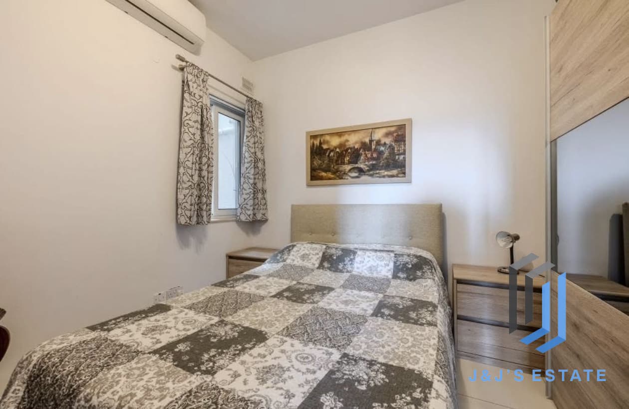 Furnished 2-Bed, 2-Bath Apartment in Qawra · 6