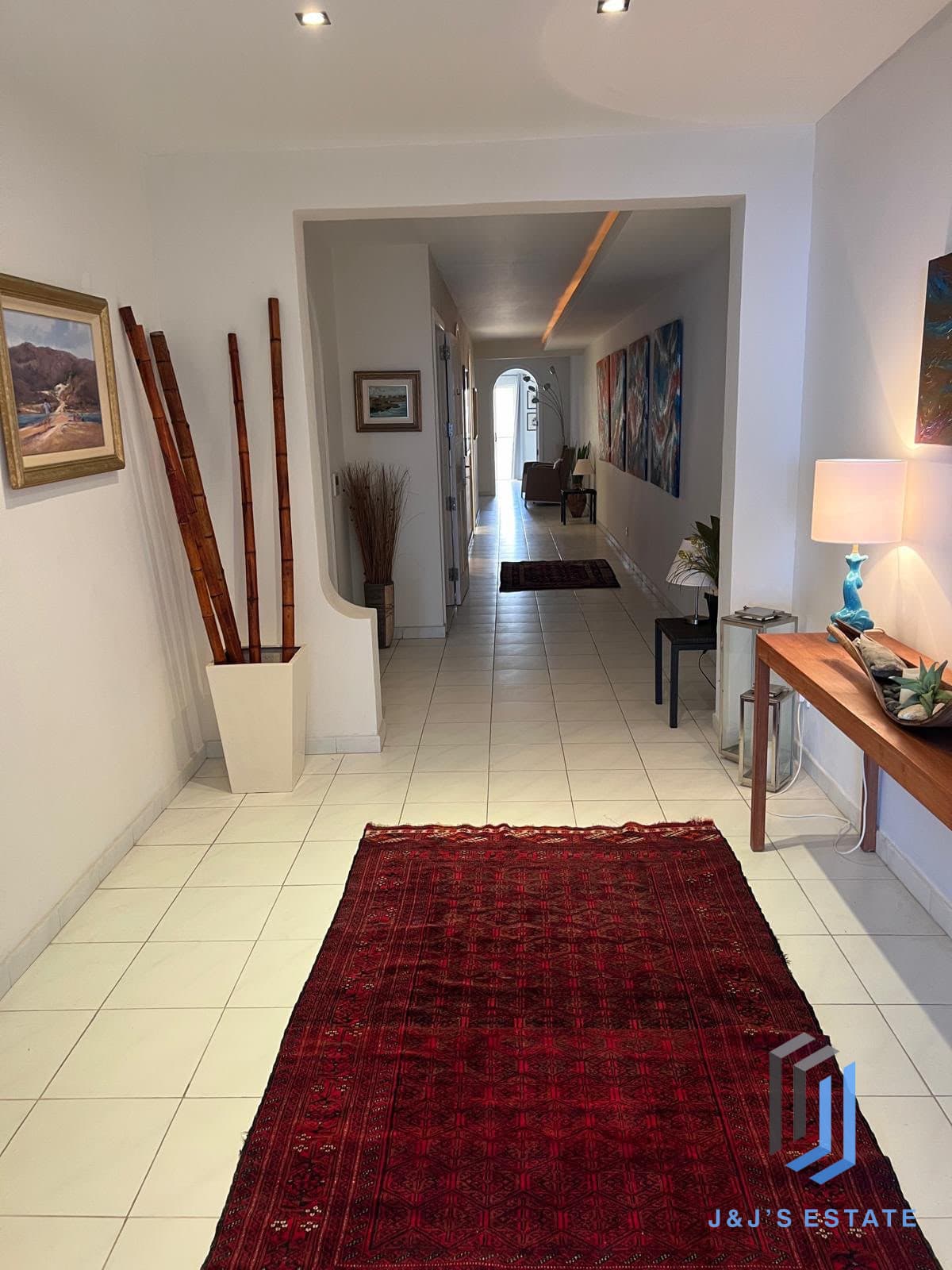 Spacious 4-Bed Sliema Apartment with Sea Views · 3