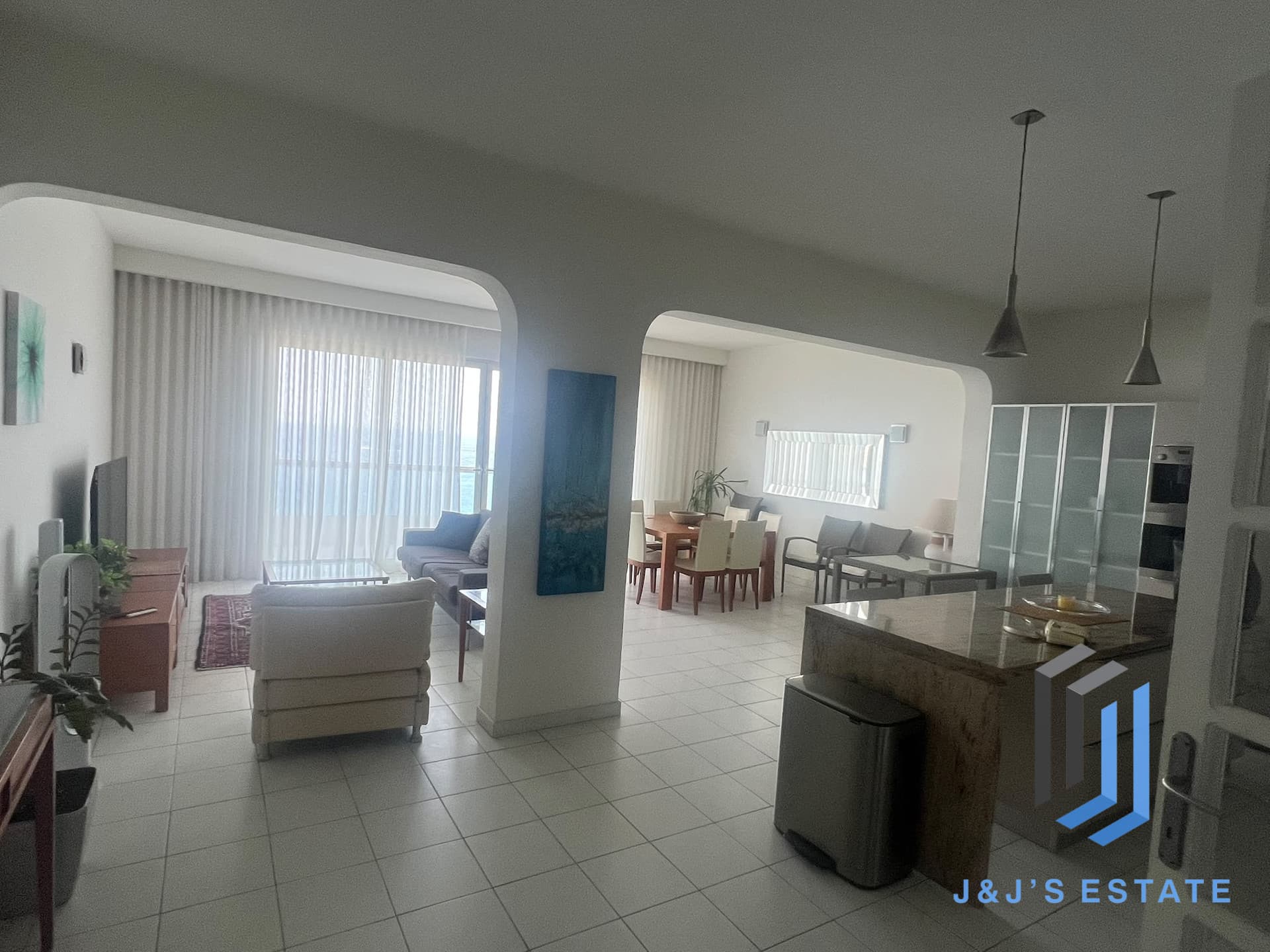 Spacious 4-Bed Sliema Apartment with Sea Views · 7