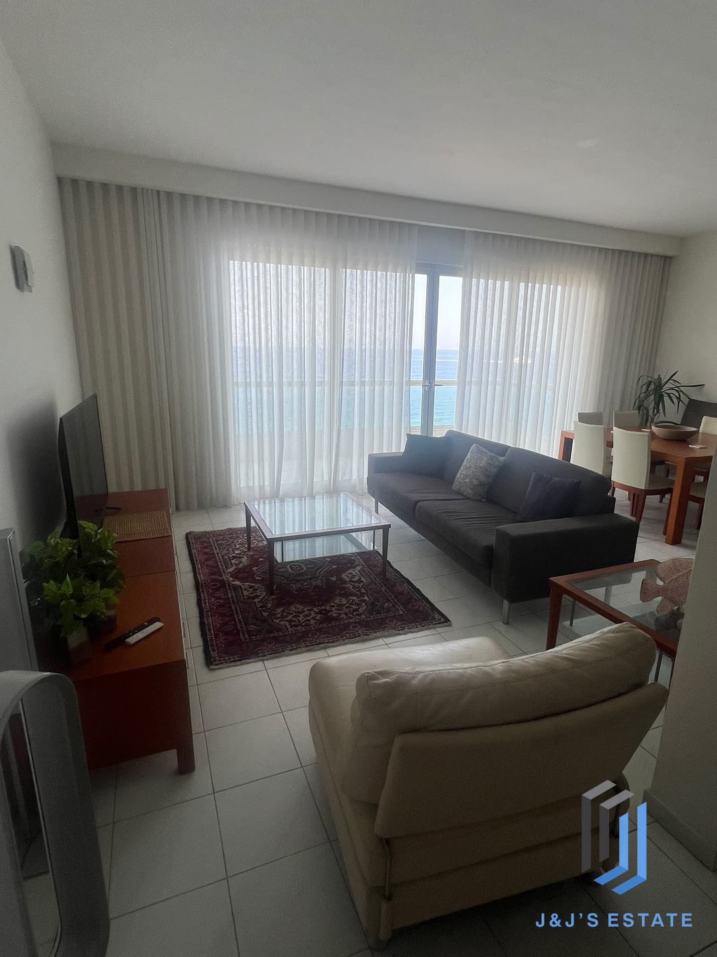 Spacious 4-Bed Sliema Apartment with Sea Views · 4