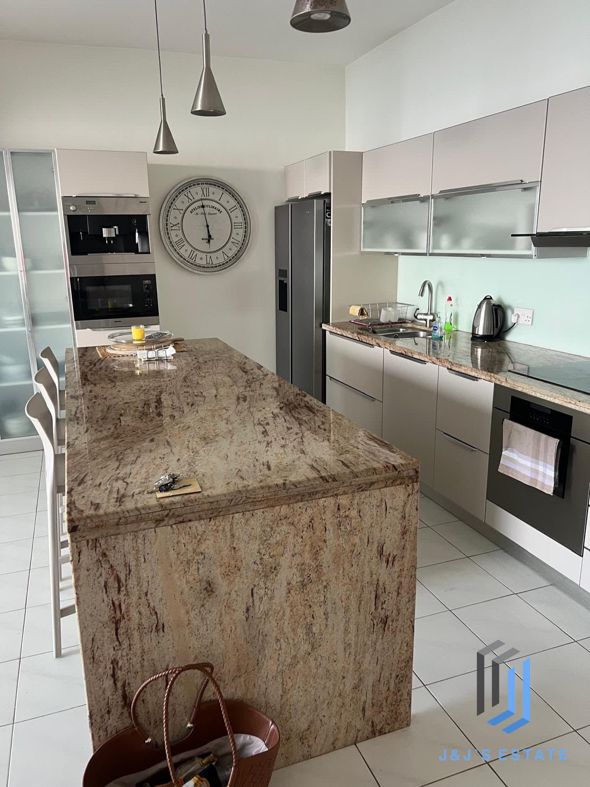 Spacious 4-Bed Sliema Apartment with Sea Views · 6