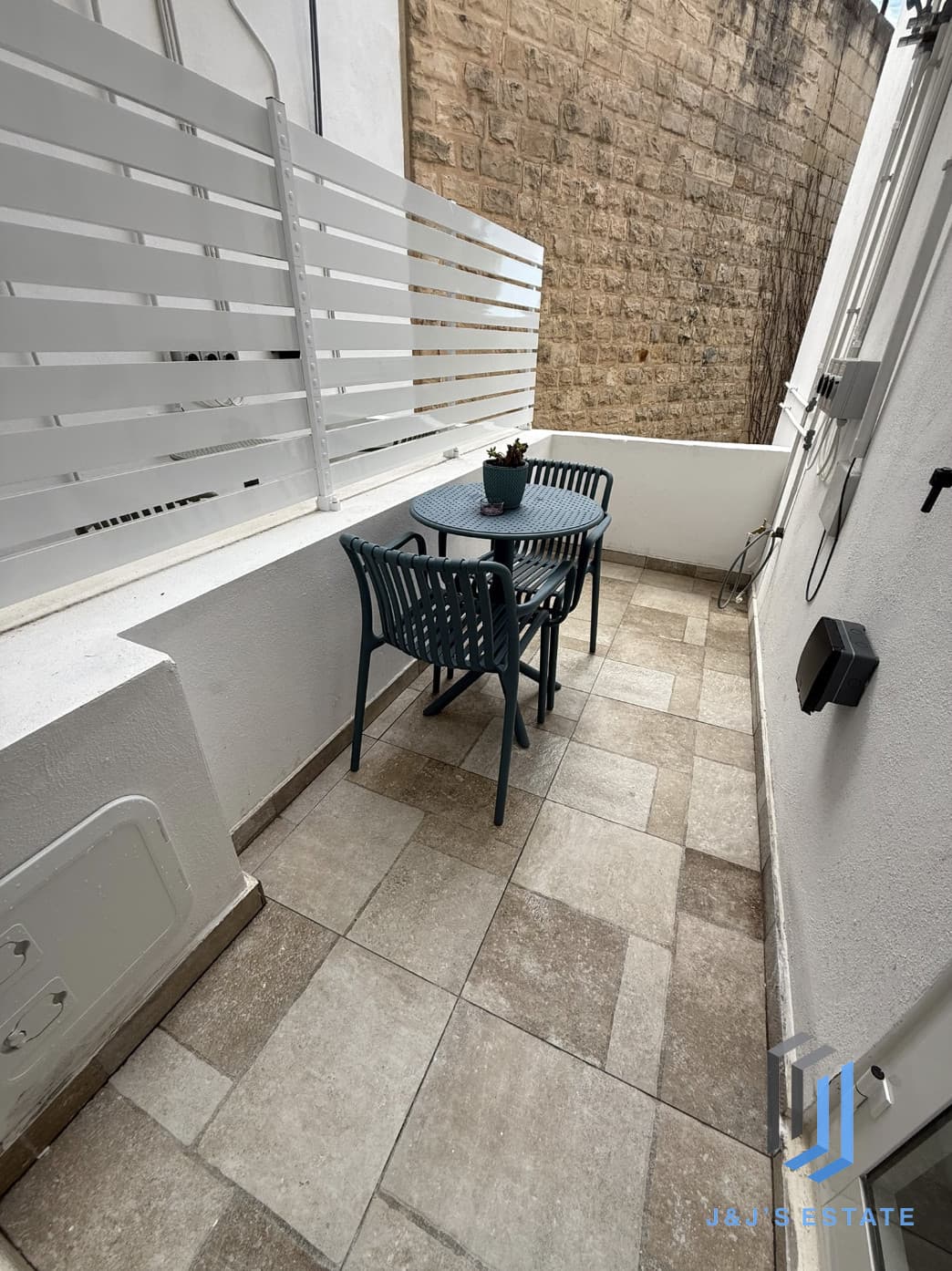 Bright 2-Bedroom Apartment in Central Sliema · 10