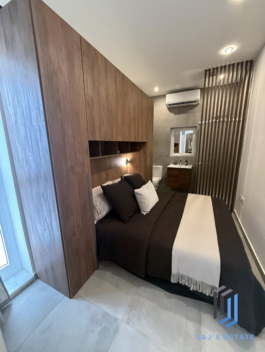 Bright 2-Bedroom Apartment in Central Sliema · 12
