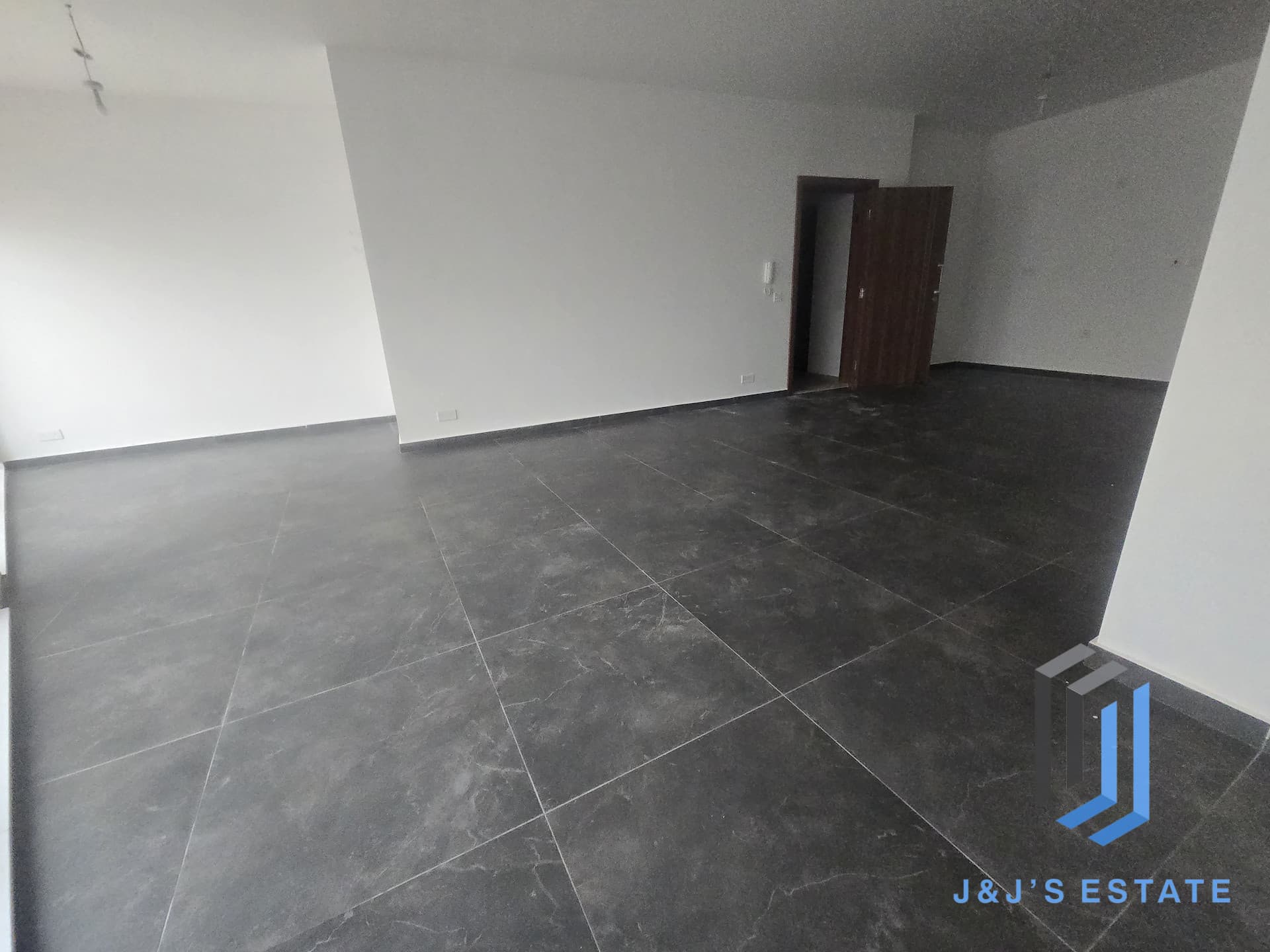 Spacious Modern 3-Bed Apartment in Attard · 5