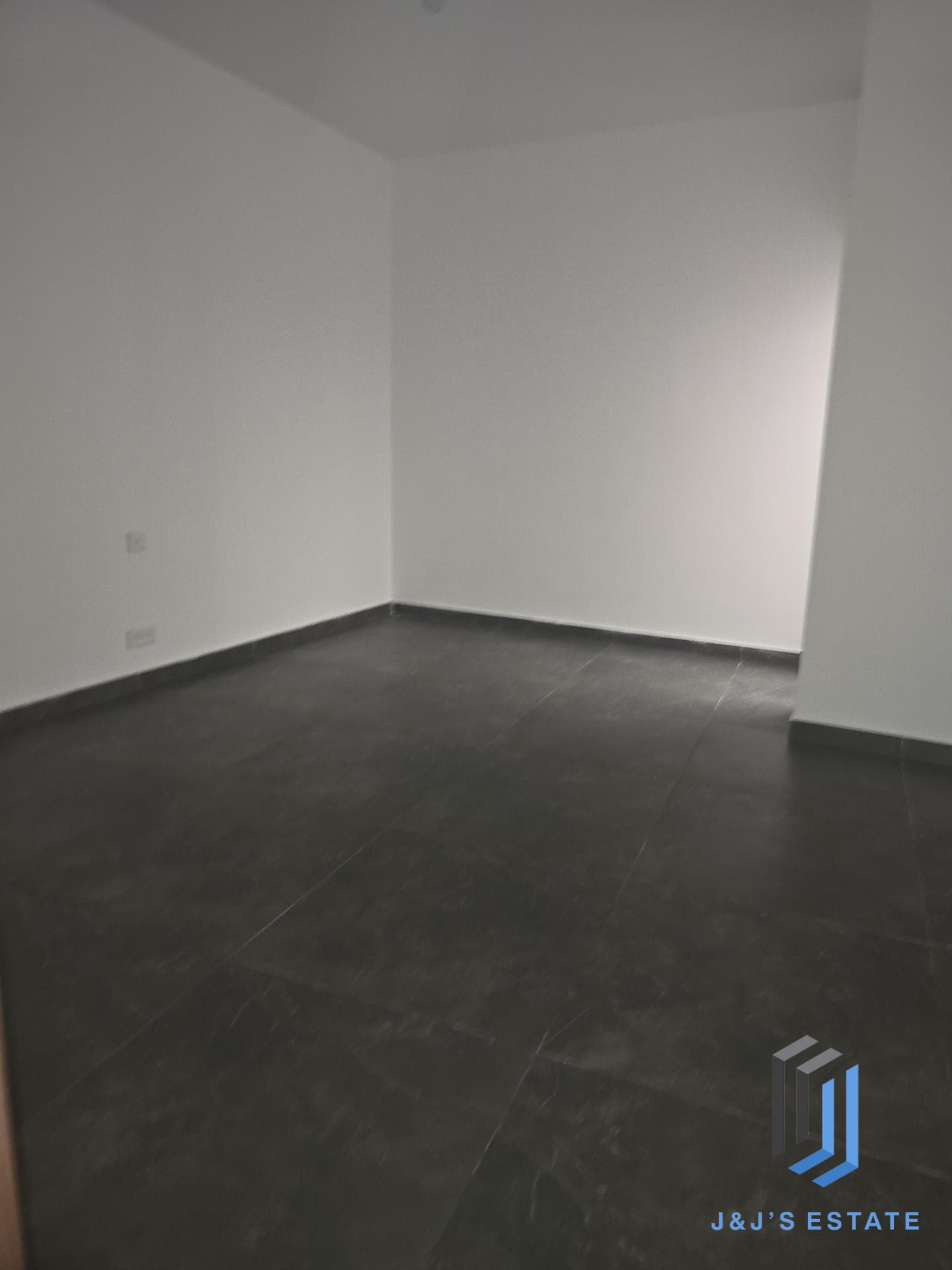 Spacious Modern 3-Bed Apartment in Attard · 8