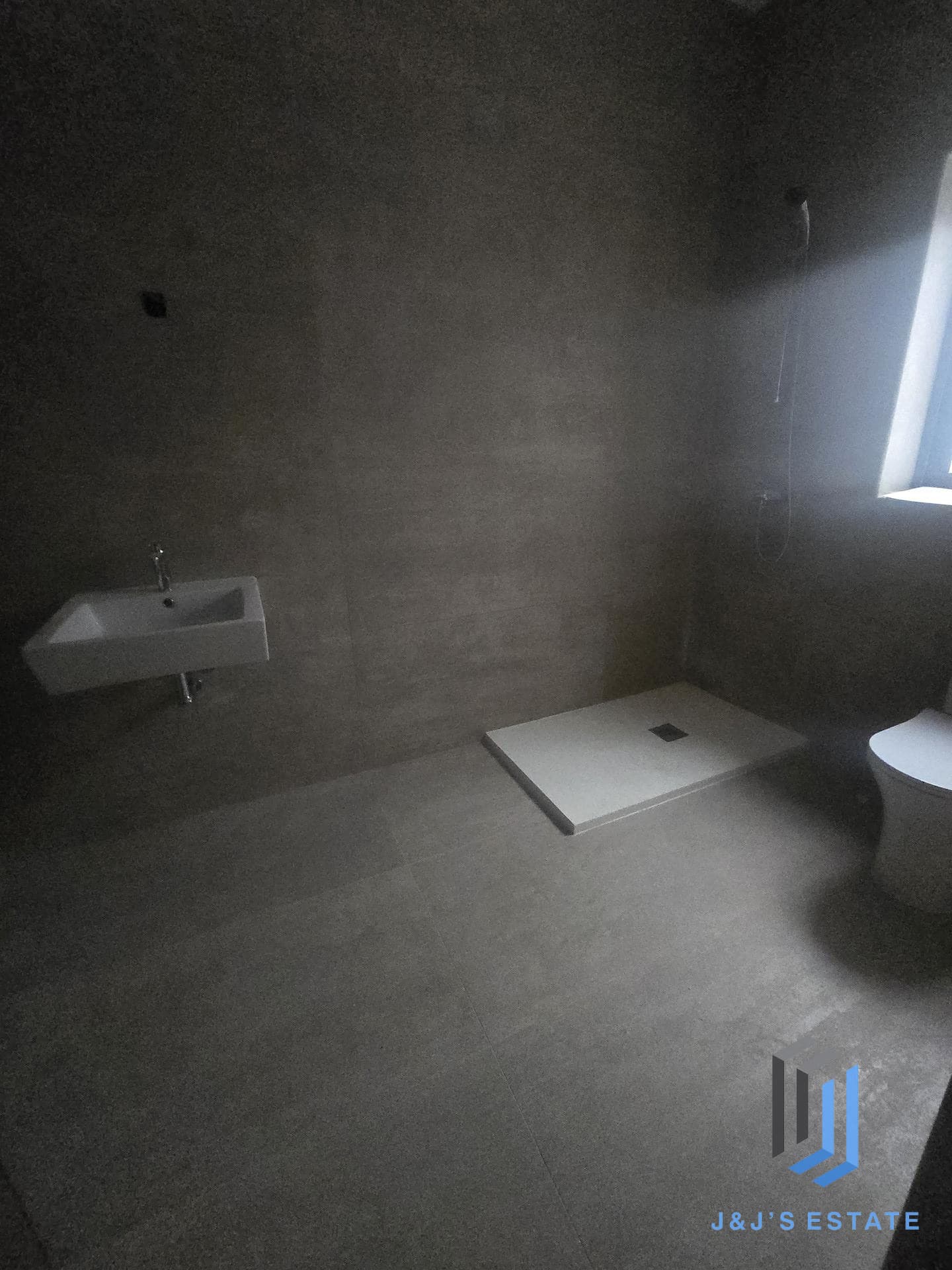 Spacious Modern 3-Bed Apartment in Attard · 10