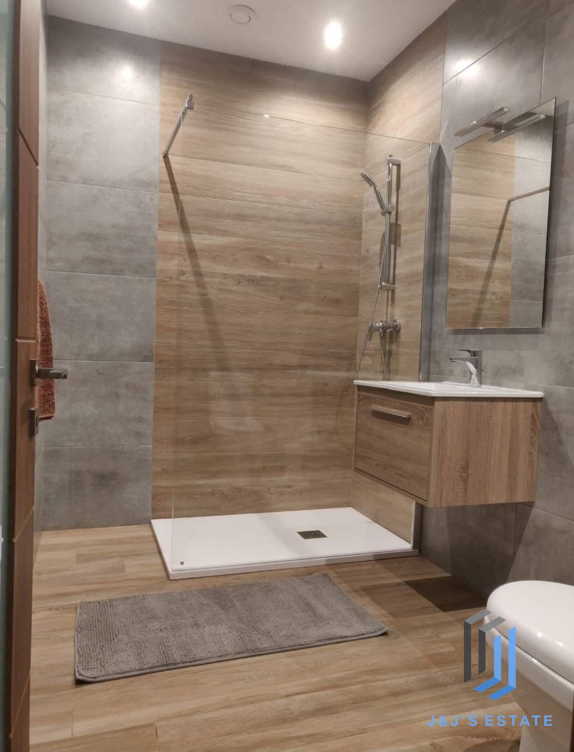 Fully furnished three-bedroom apartment in Zebbug · 7