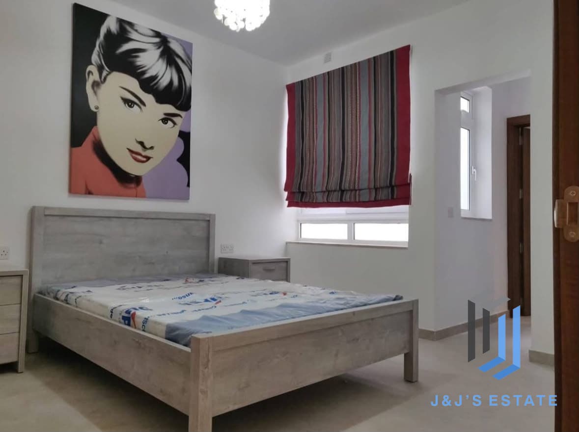 Fully furnished three-bedroom apartment in Zebbug · 8