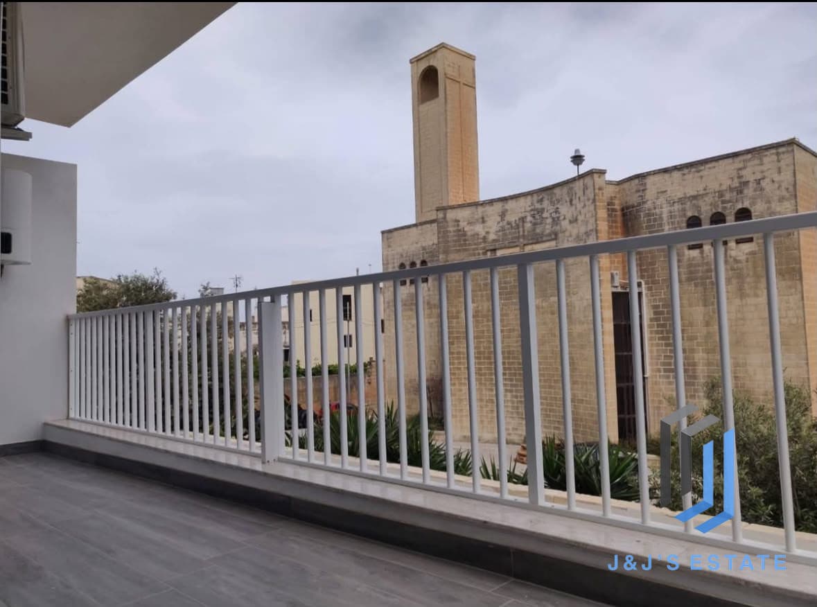 Fully furnished three-bedroom apartment in Zebbug · 5