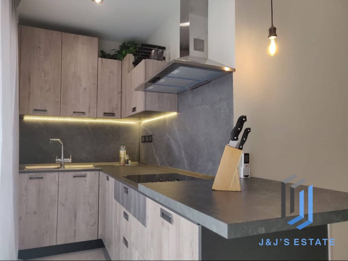 Fully furnished three-bedroom apartment in Zebbug · 4
