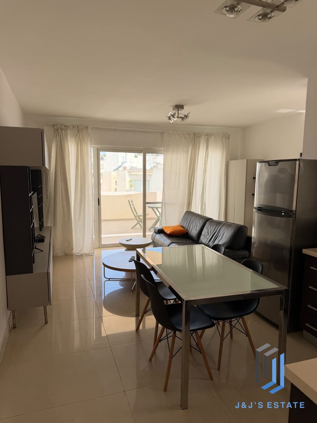 Furnished 1-Bedroom Apartment in Gzira · 3