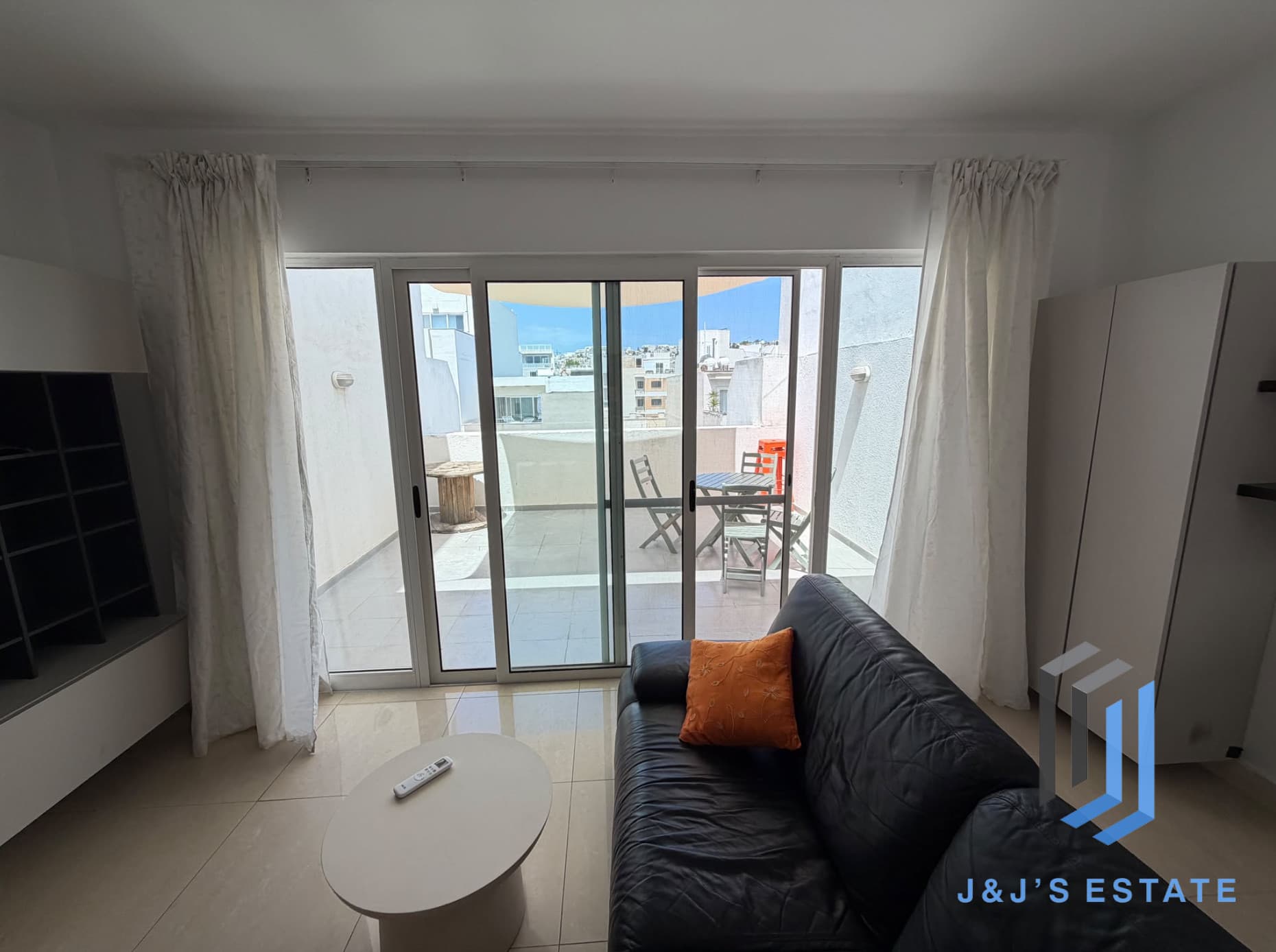 Furnished 1-Bedroom Apartment in Gzira · 2