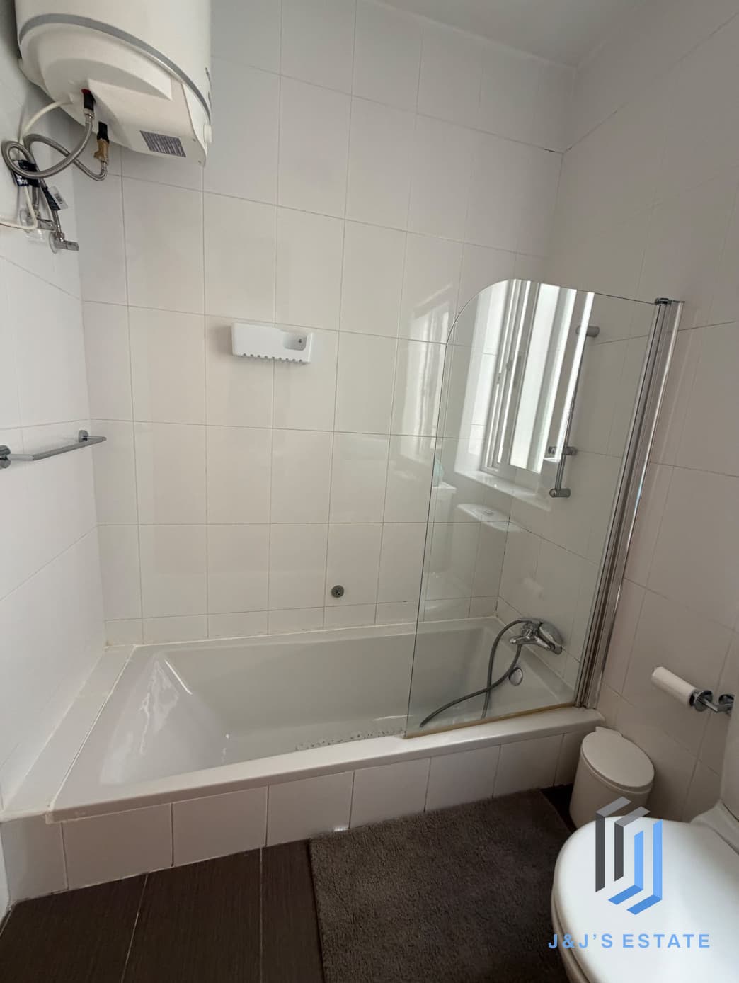 Furnished 1-Bedroom Apartment in Gzira · 10