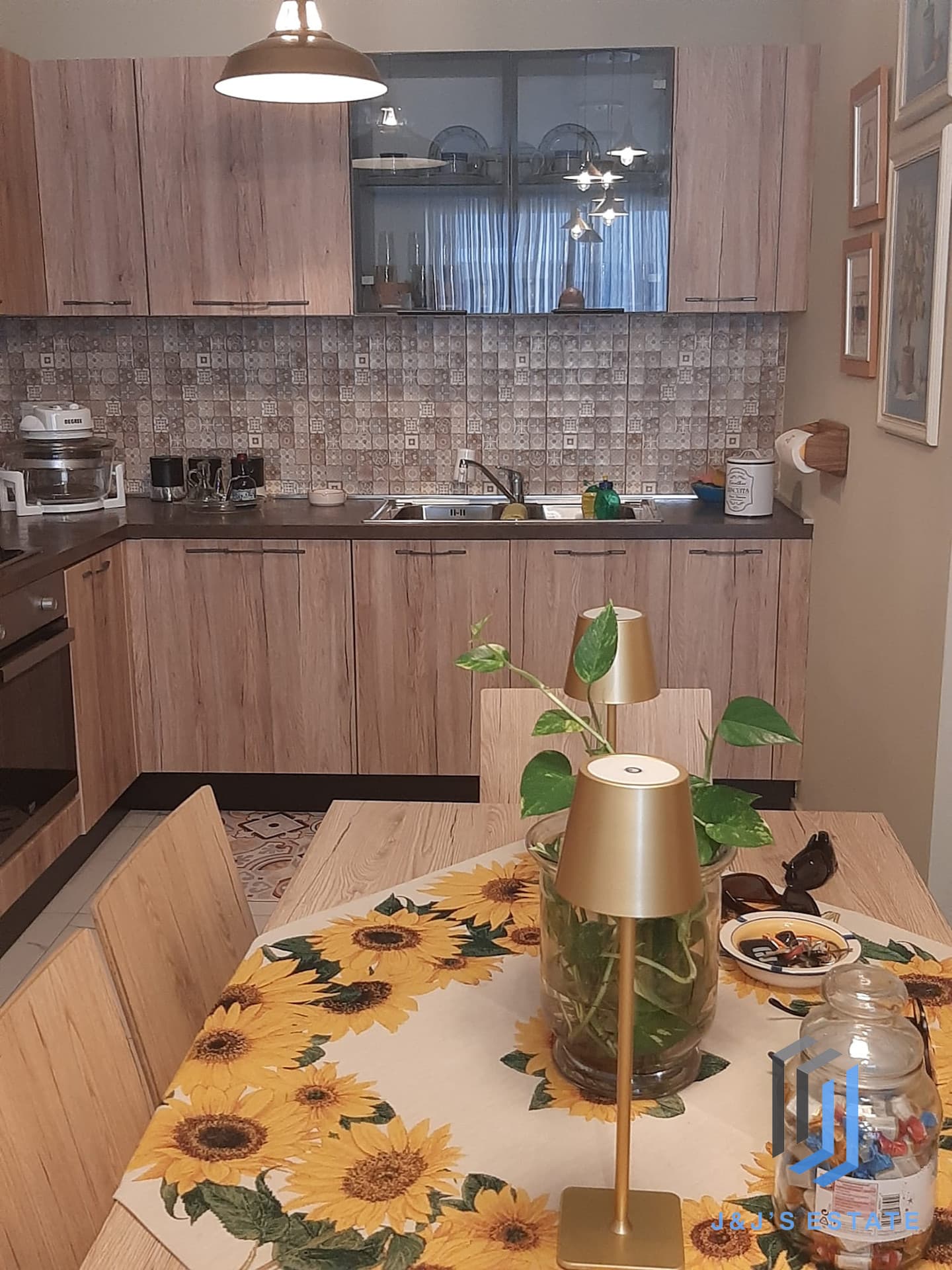 Furnished 2-Bed Apartment with Sea Views in St Paul's Bay · 12