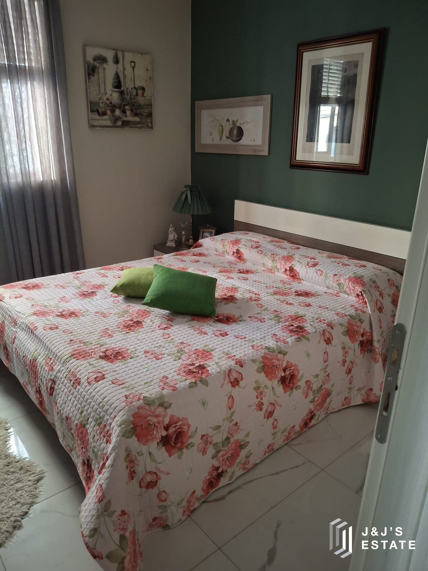 Furnished two-bedroom apartment with sea view in St Paul's Bay · 13