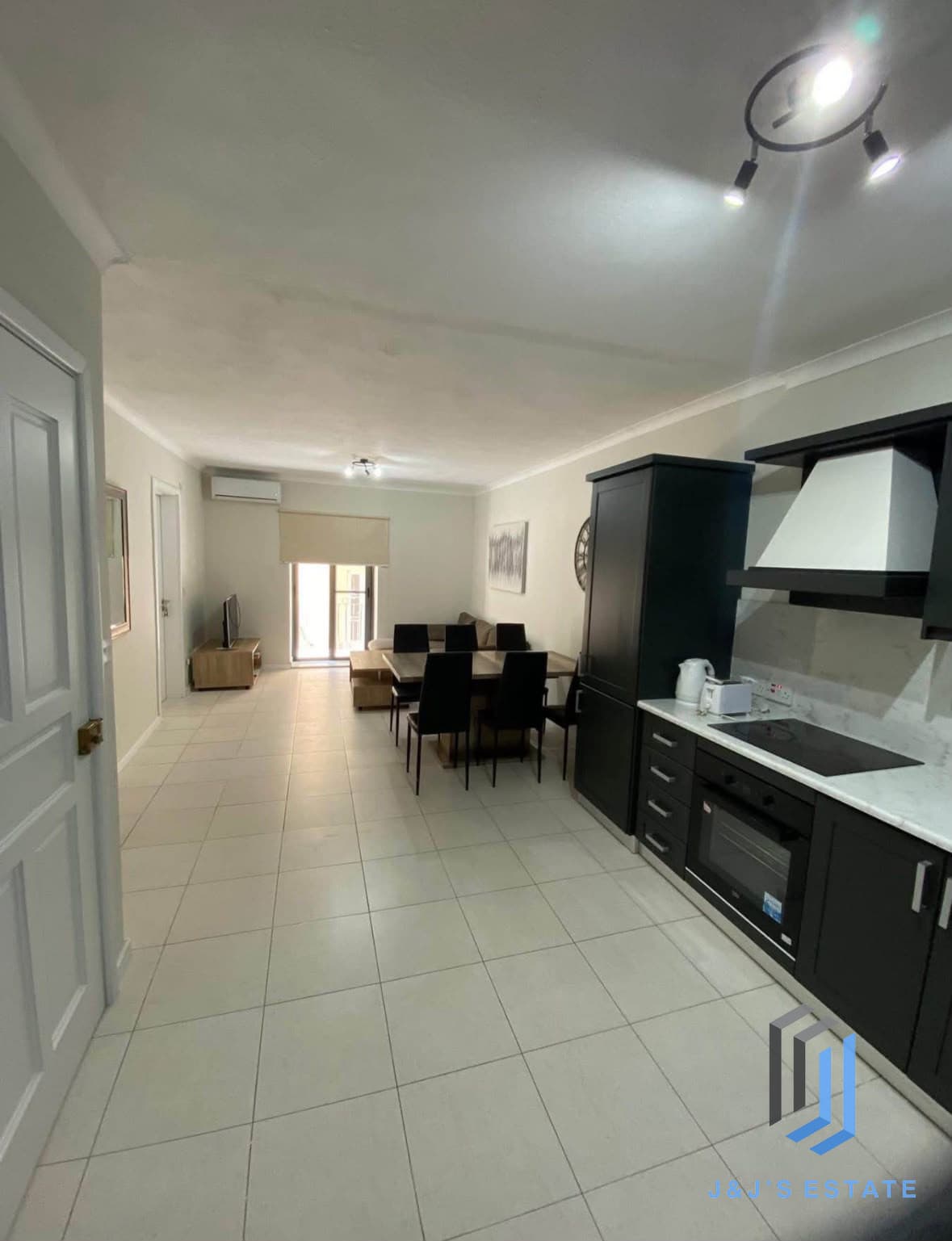 Spacious Three-Bedroom Apartment Near the Sliema Seafront · 2