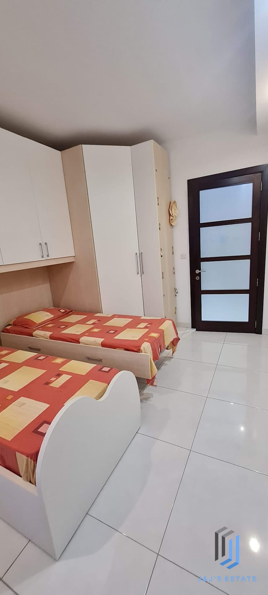 Fully furnished 2-bedroom apartment with sea view in Bugibba · 5