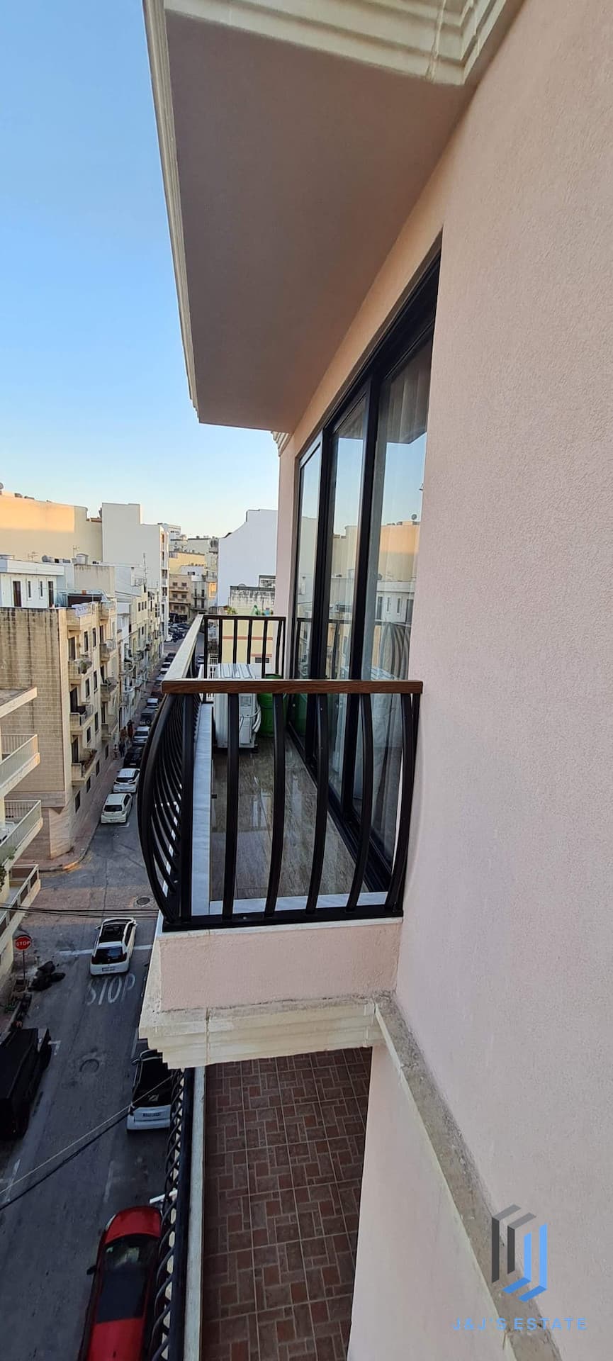 Fully furnished 2-bedroom apartment with sea view in Bugibba · 2