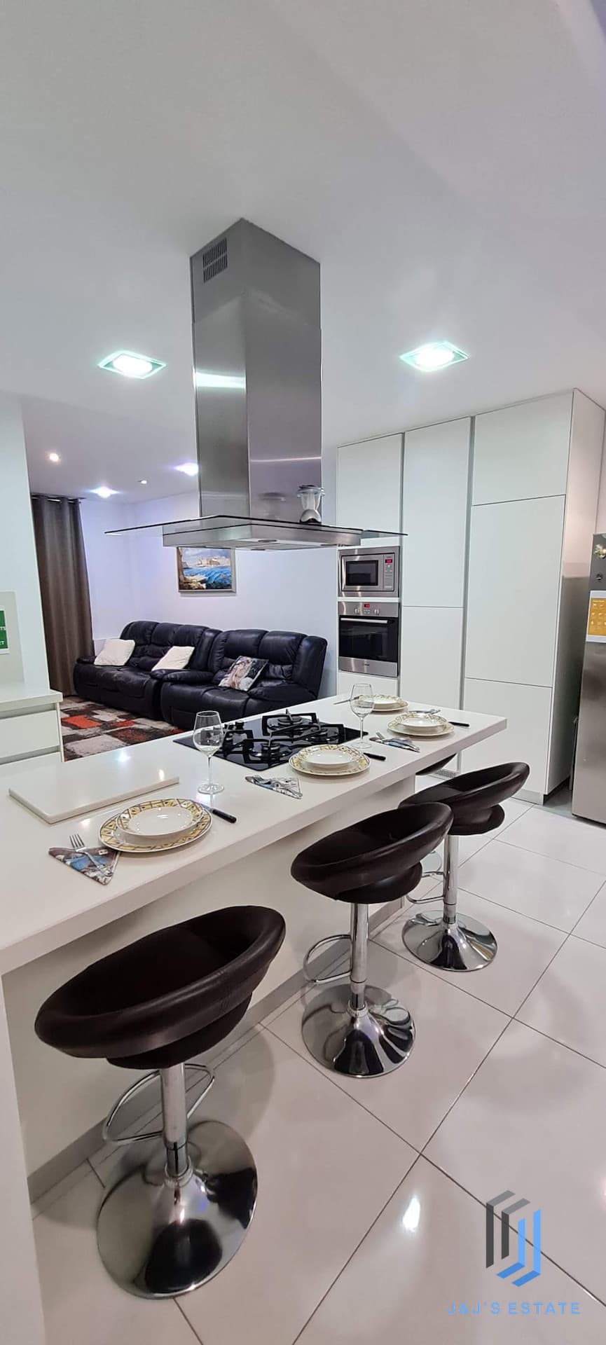 Fully furnished 2-bedroom apartment with sea view in Bugibba · 3