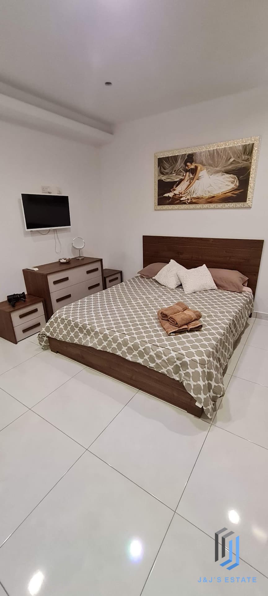 Fully furnished 2-bedroom apartment with sea view in Bugibba · 11