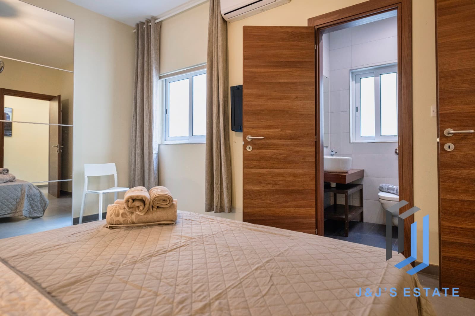 Furnished 3-Bed, 2-Bath Apartment in Sliema/Gzira Side · 24