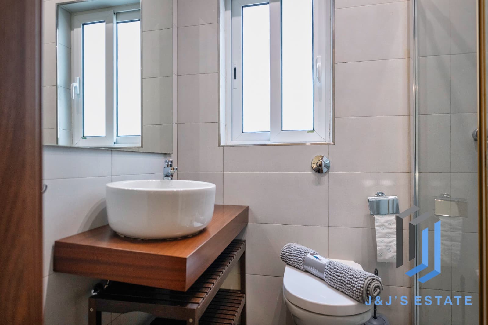 Furnished 3-Bed, 2-Bath Apartment in Sliema/Gzira Side · 27