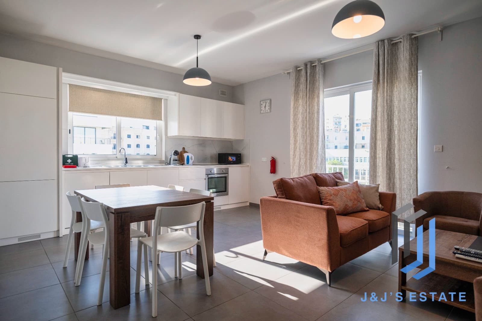 Furnished 3-Bed, 2-Bath Apartment in Sliema/Gzira Side · 9
