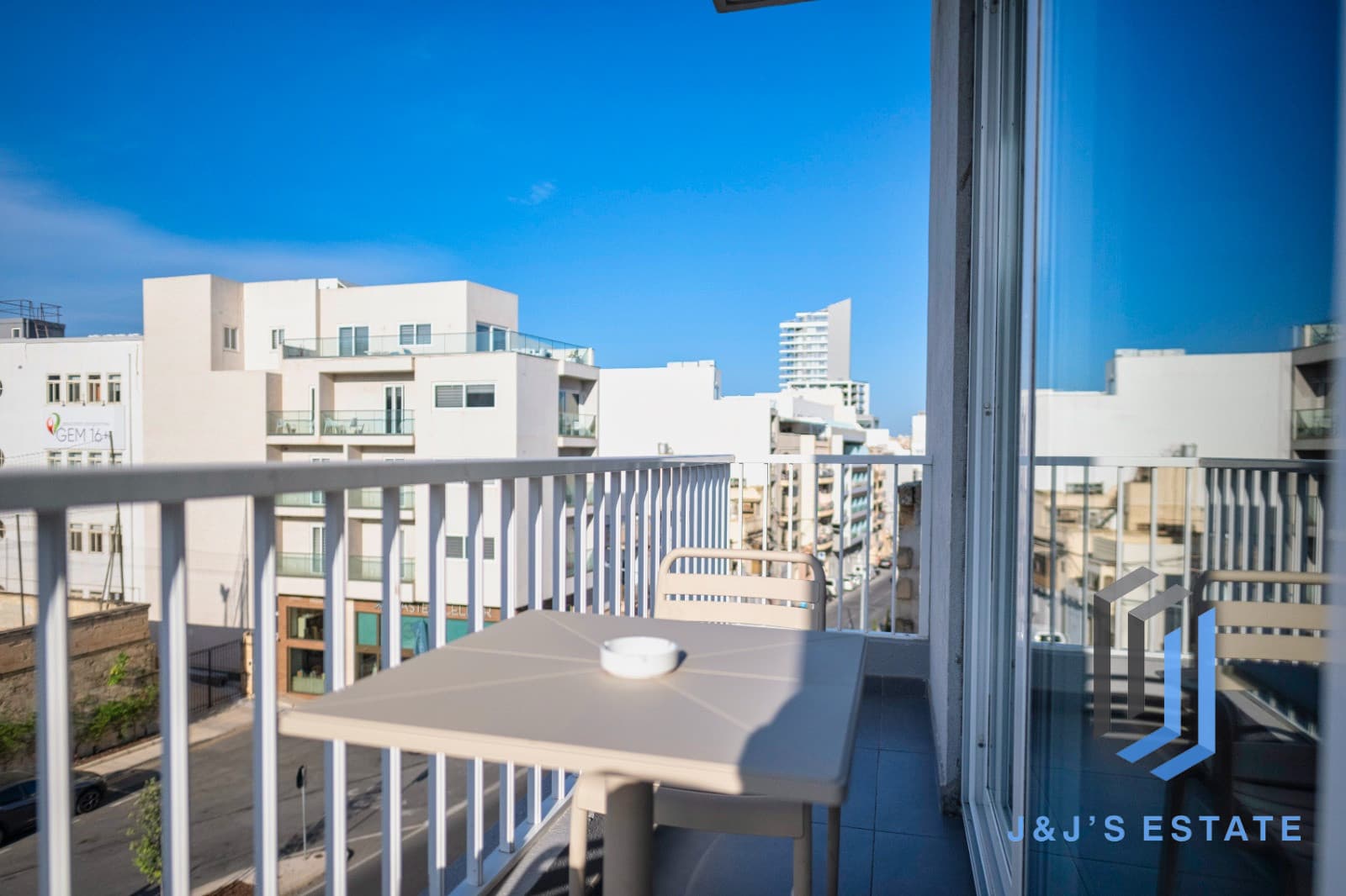 Furnished 3-Bed, 2-Bath Apartment in Sliema/Gzira Side · 5