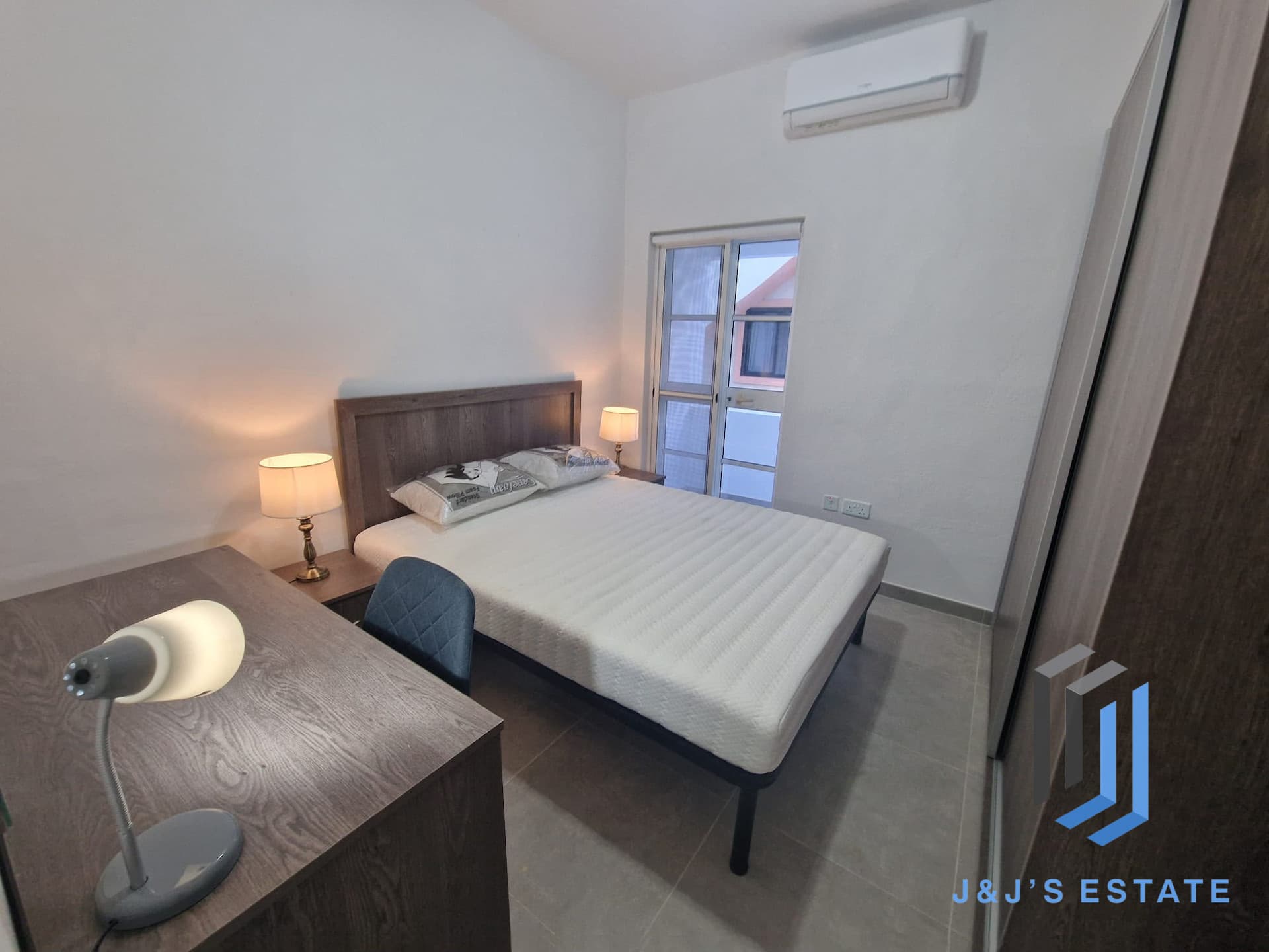 Fully Furnished 3 Bedroom 1 bathroom Apartment in Bugibba · 3