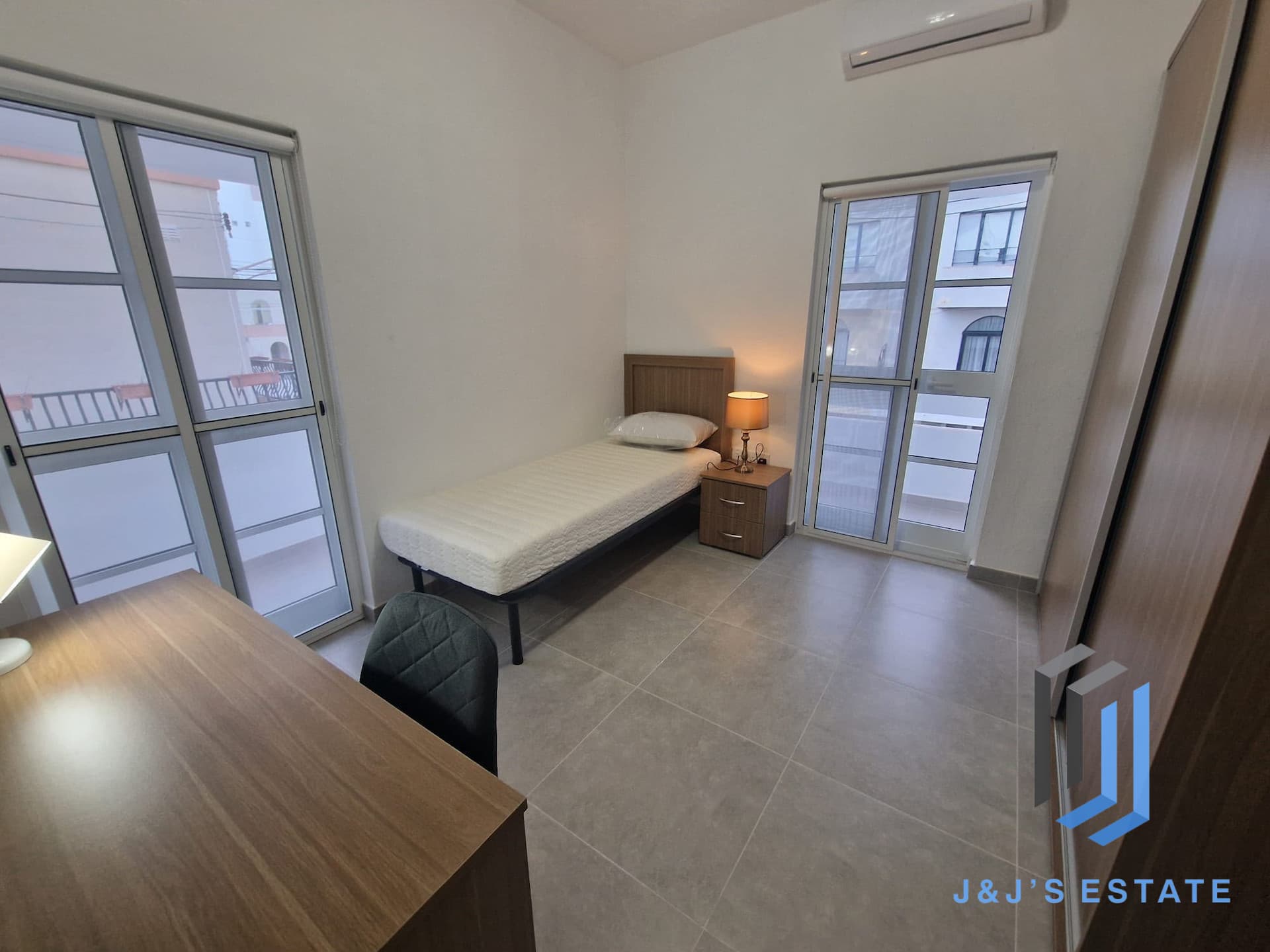 Fully Furnished 3 Bedroom 1 bathroom Apartment in Bugibba · 5